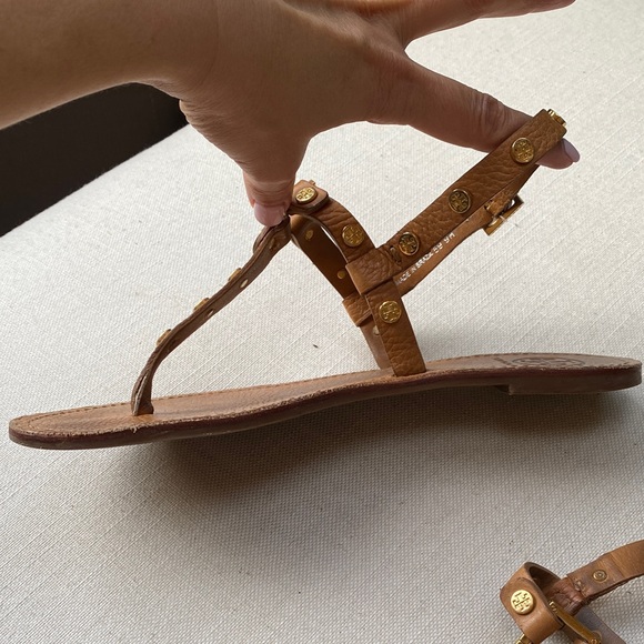 GUC Tory Burch Brown Leather Sandals with Gold Accents - Picture 7 of 8